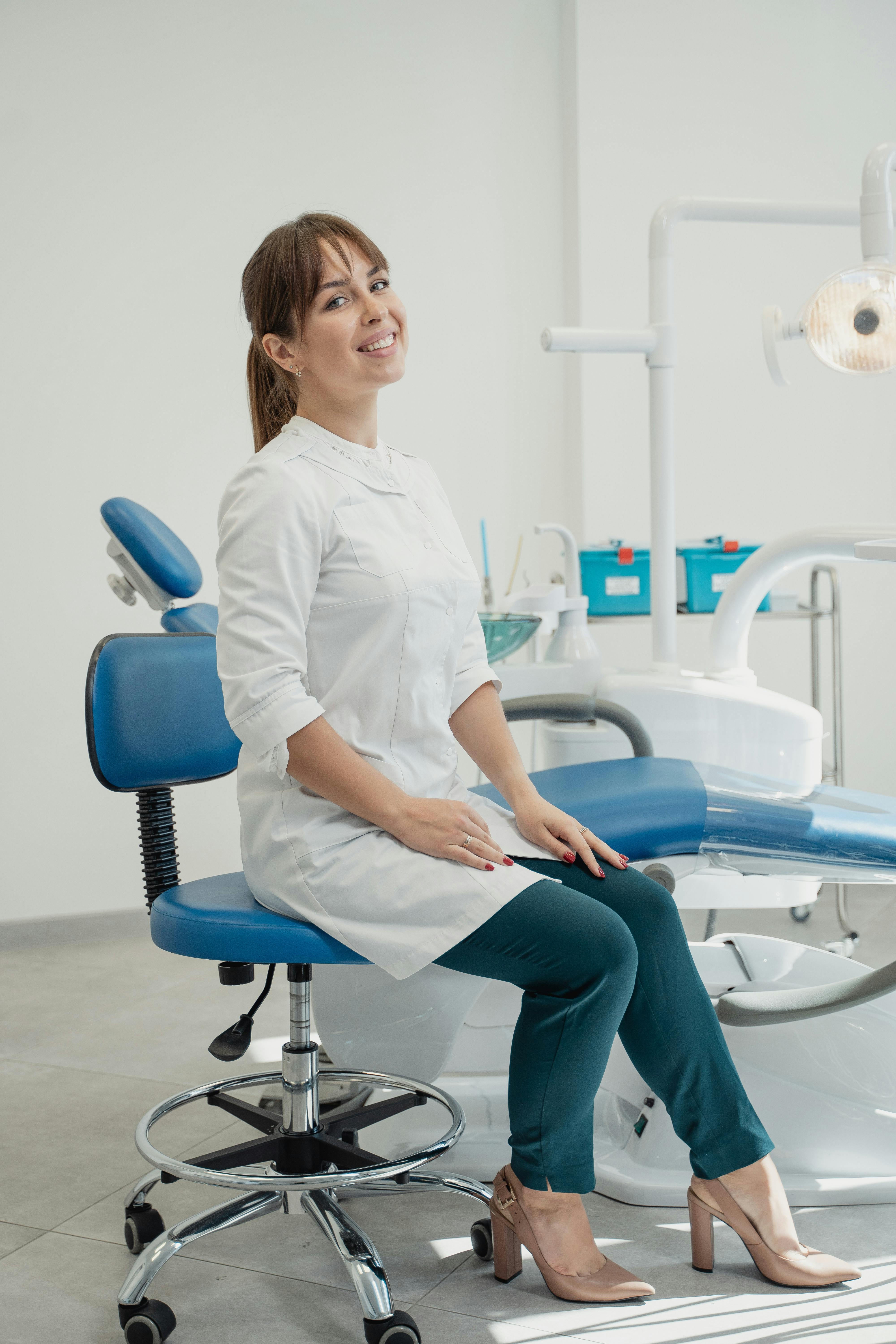 Dr Lucy Harrington, Restorative and Implant Dentistry specialist